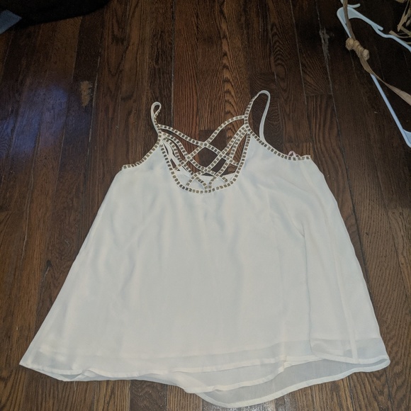 While tank top - Picture 1 of 2